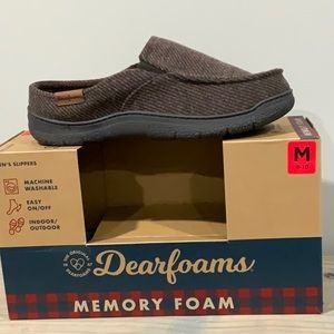NIB! Men’s Dearfoams Slippers Memory Foam Color Coffee Medium 9-10